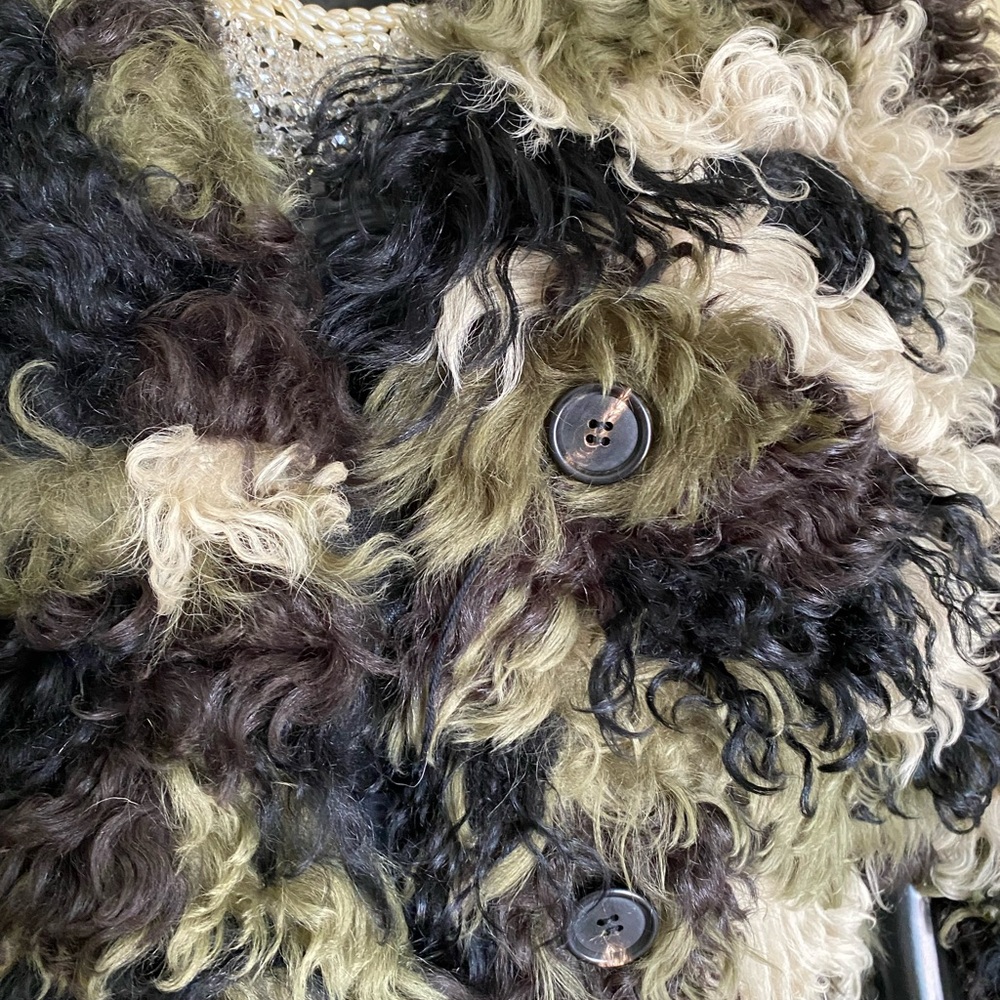 Miu Miu Fall Winter 2019 runway sheepskin shearling fur cape in camo green sz 38 - Picture 10 of 16